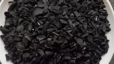 活性炭厂家建议买密度低，手感轻，重量和体积相当的产品
